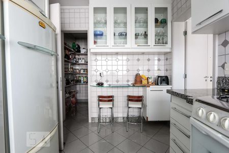 Apartamento à venda com 200m², 4 quartos e 3 vagasCozinha