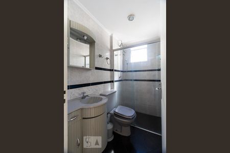 Banheiro social de apartamento à venda com 2 quartos, 64m² em Vila Campestre, São Paulo