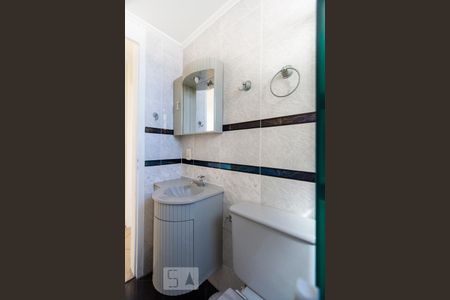 Banheiro social de apartamento à venda com 2 quartos, 64m² em Vila Campestre, São Paulo