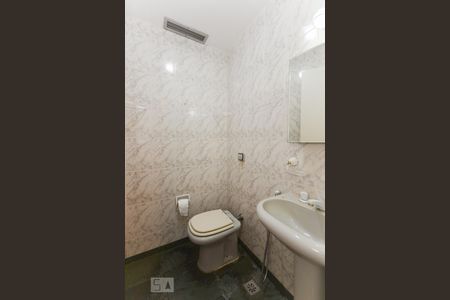 Lavabo de apartamento para alugar com 3 quartos, 110m² em Tijuca, Rio de Janeiro