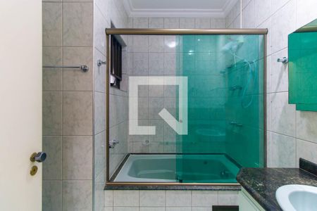 Casa à venda com 130m², 3 quartos e 4 vagasBanheiro da Suíte