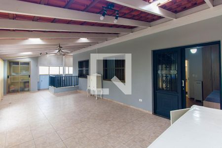 Casa à venda com 130m², 3 quartos e 4 vagasVaranda