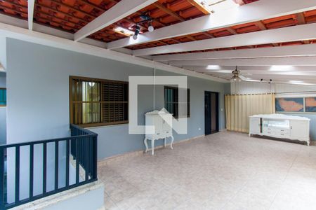 Casa à venda com 130m², 3 quartos e 4 vagasVaranda