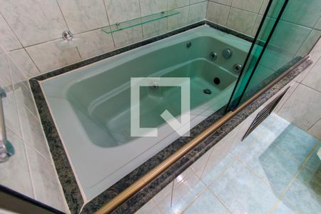 Casa à venda com 130m², 3 quartos e 4 vagasBanheiro da Suíte