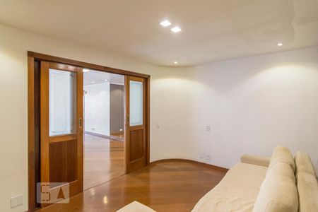 Sala de TV de apartamento à venda com 4 quartos, 280m² em Jardim, Santo André