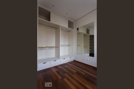 Apartamento à venda com 140m², 2 quartos e 1 vagaCloset