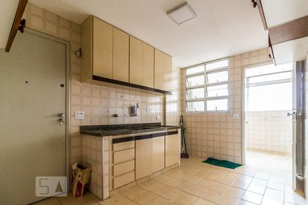 Cozinha de apartamento à venda com 2 quartos, 188m² em Perdizes, São Paulo