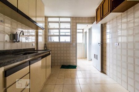 Cozinha de apartamento à venda com 2 quartos, 188m² em Perdizes, São Paulo