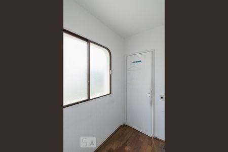 Apartamento à venda com 140m², 3 quartos e 2 vagas Apartamento à venda com 140m², 3 quartos e 2 vagasQuarto de Serviço