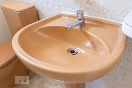 Apartamento à venda com 78m², 2 quartos e 2 vagasDetalhe do banheiro