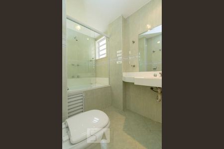 Banheiro Suíte 1 de apartamento para alugar com 3 quartos, 190m² em Icaraí, Niterói