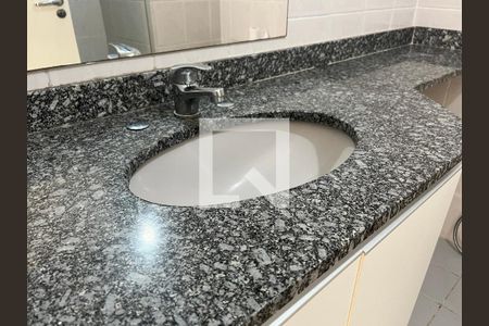 Apartamento à venda com 75m², 3 quartos e 2 vagasBanheiro Social