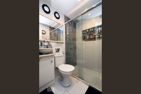 Banheiro Suite. de apartamento à venda com 2 quartos, 80m² em Copacabana, Rio de Janeiro