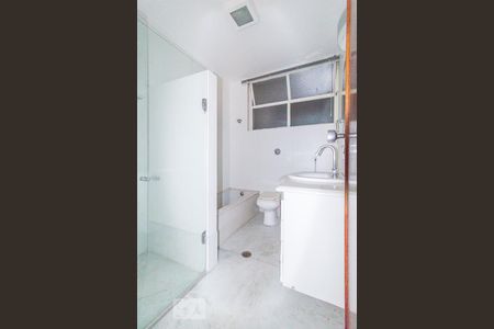 Banheiro de apartamento à venda com 4 quartos, 160m² em Funcionários, Belo Horizonte