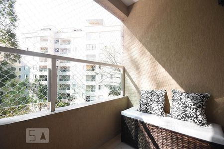 Varanda de apartamento para alugar com 3 quartos, 70m² em Paraíso do Morumbi, São Paulo