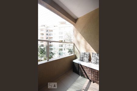Varanda de apartamento para alugar com 3 quartos, 70m² em Paraíso do Morumbi, São Paulo
