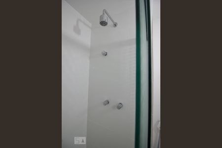 Apartamento à venda com 93m², 2 quartos e 2 vagasChuveiro