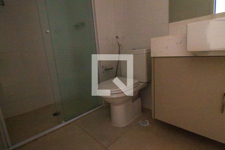 Apartamento à venda com 93m², 2 quartos e 2 vagas Apartamento à venda com 93m², 2 quartos e 2 vagasDetalhe banheiro