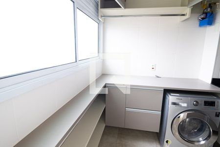 Apartamento à venda com 93m², 2 quartos e 2 vagas Apartamento à venda com 93m², 2 quartos e 2 vagasÁrea de serviço