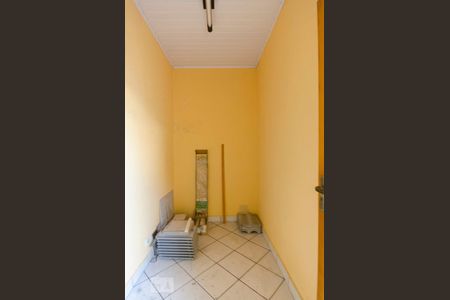 Casa à venda com 325m², 3 quartos e 6 vagasQuarto de serviço 2