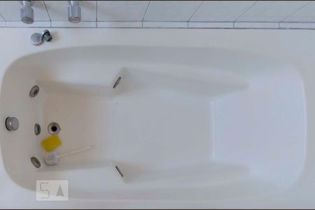 Casa à venda com 325m², 3 quartos e 6 vagasBanheiro Suíte 3