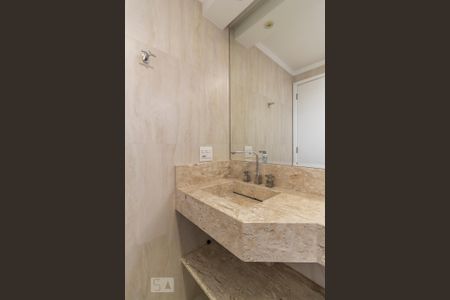 Apartamento à venda com 80m², 2 quartos e 2 vagasBanheiro suíte 2