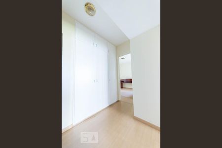 Corredor de apartamento à venda com 3 quartos, 115m² em Vila Formosa, Campinas