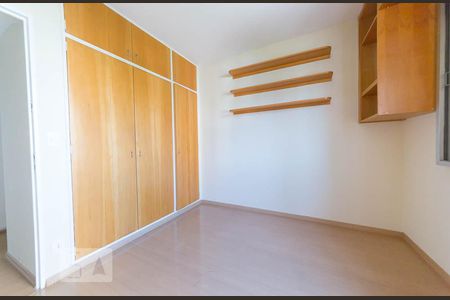 Apartamento à venda com 115m², 3 quartos e 1 vagaQuarto 2