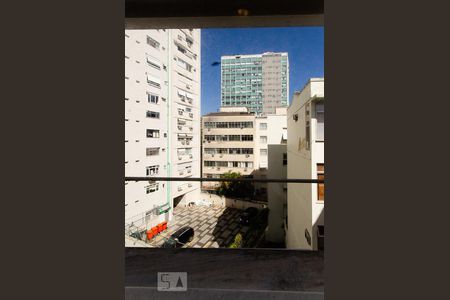 Apartamento para alugar com 70m², 2 quartos e 1 vagaVista externa da janela do segundo quarto