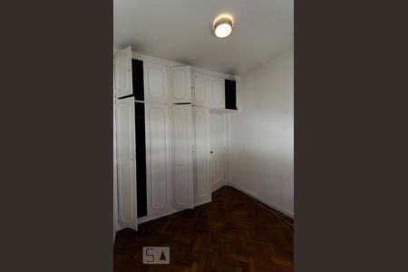 Apartamento para alugar com 70m², 2 quartos e 1 vagaPrimeiro quarto