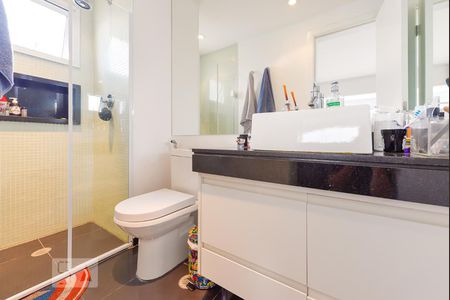 Banheiro de kitnet/studio à venda com 1 quarto, 58m² em Pinheiros, São Paulo