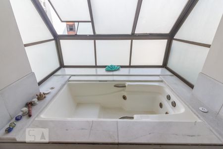 Apartamento à venda com 350m², 4 quartos e 4 vagasBanheiro da Suite 4