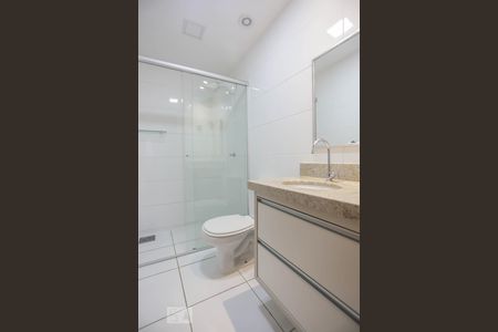 Banheiro suíte de apartamento para alugar com 1 quarto, 56m² em Setor de Habitações Individuais Norte, Brasília