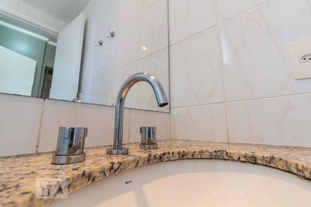 Apartamento à venda com 80m², 2 quartos e 2 vagasBanheiro - Suíte