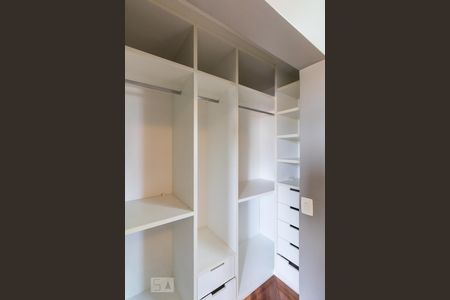 Apartamento à venda com 80m², 2 quartos e 2 vagasSuíte