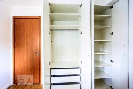 Apartamento para alugar com 60m², 2 quartos e 2 vagasQuarto 1 Armário