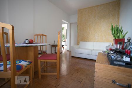 Apartamento para alugar com 78m², 2 quartos e sem vaga
