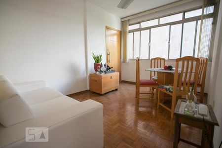 Apartamento para alugar com 78m², 2 quartos e sem vaga