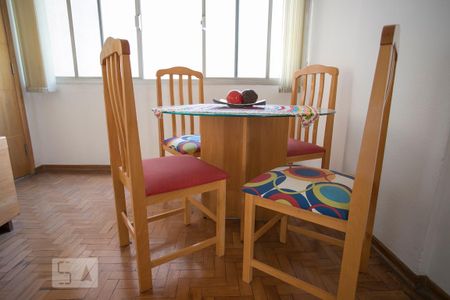 Apartamento para alugar com 78m², 2 quartos e sem vaga