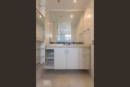 Apartamento à venda com 65m², 1 quarto e 1 vaga2o. Andar - Banheiro