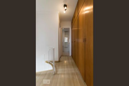 Apartamento à venda com 65m², 1 quarto e 1 vaga2o. Andar - Corredor