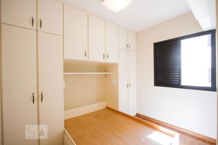 Quarto 1 de apartamento para alugar com 2 quartos, 44m² em Jardim Los Angeles, São Paulo