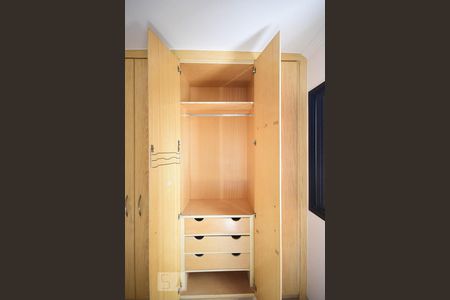 Apartamento para alugar com 75m², 3 quartos e 2 vagasArmário do quarto 2