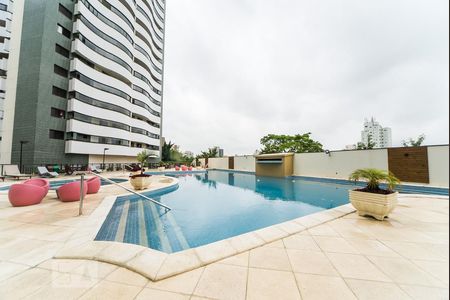 Apartamento à venda com 139m², 4 quartos e 6 vagasPiscina