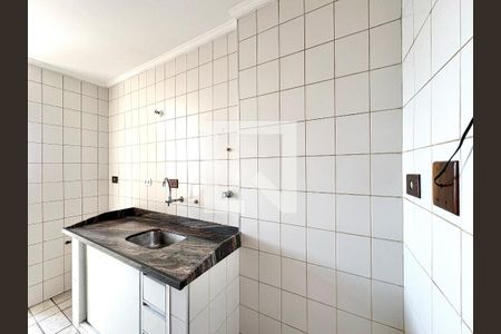 Cozinha de apartamento para alugar com 2 quartos, 58m² em Vila Amélia, São Paulo