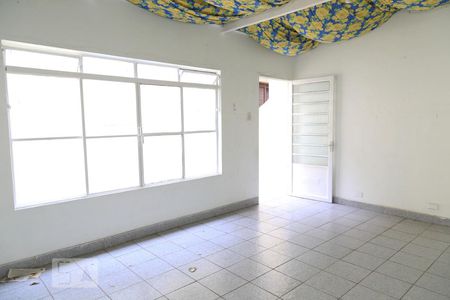 Casa à venda com 160m², 3 quartos e 3 vagas Casa à venda com 160m², 3 quartos e 3 vagasQuarto da edícula