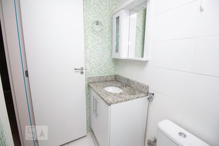 Banheiro social de apartamento à venda com 2 quartos, 55m² em Cachambi, Rio de Janeiro