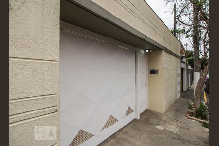 Casa à venda com 230m², 2 quartos e 2 vagasFachada