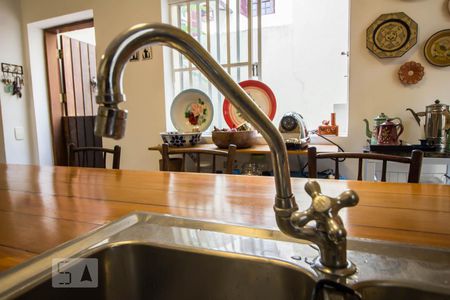 Casa à venda com 230m², 2 quartos e 2 vagasCozinha detalhe