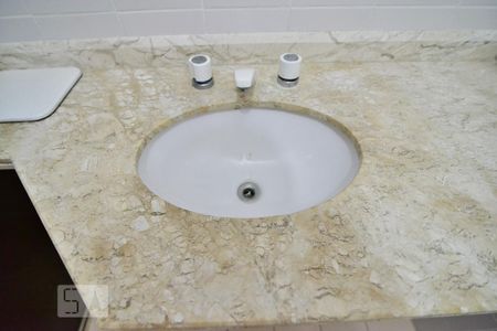 Apartamento para alugar com 80m², 3 quartos e 2 vagasDetalhe Banheiro 1